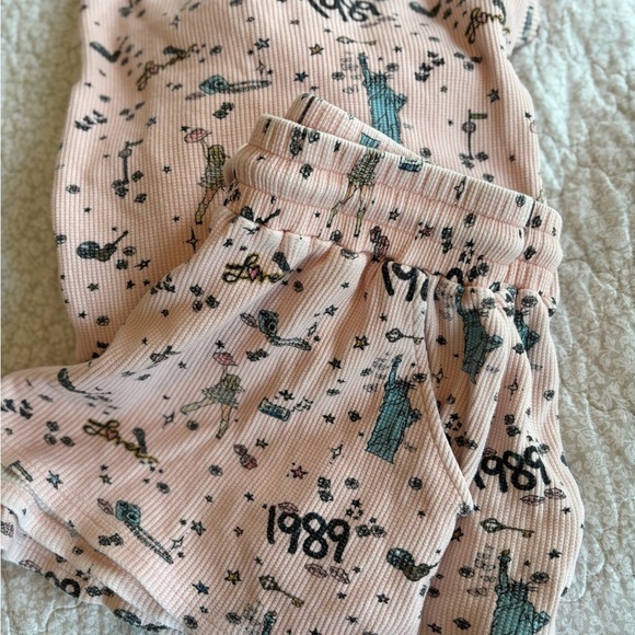 Taylor Swift Swifties Adult  Summer Beach Lovely Lounge Set Size Large - Picture 13 of 14